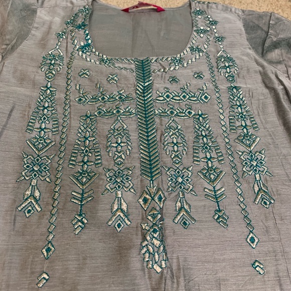 Brand new long kurti - Picture 3 of 3